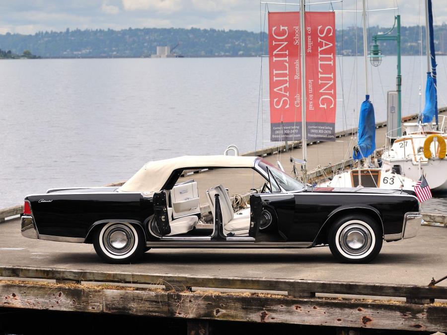  Lincoln Continental Convertible 1964 года  (фото 5 из 9)